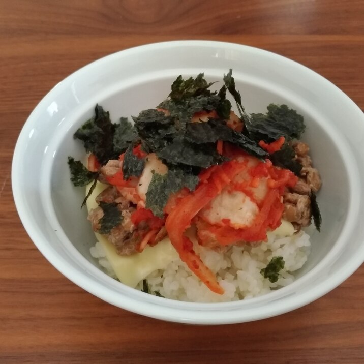 キムチーズ納豆丼